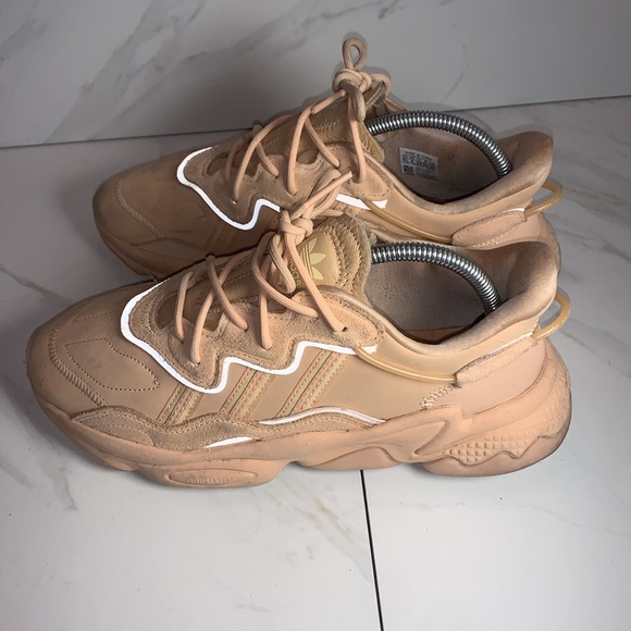 Adidas Originals Boys Size 7.5 Ozweego Glow Orange Tint FZ1962 - Picture 4 of 8